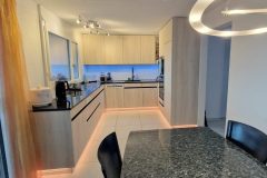 Fully equipped kitchen with dining table